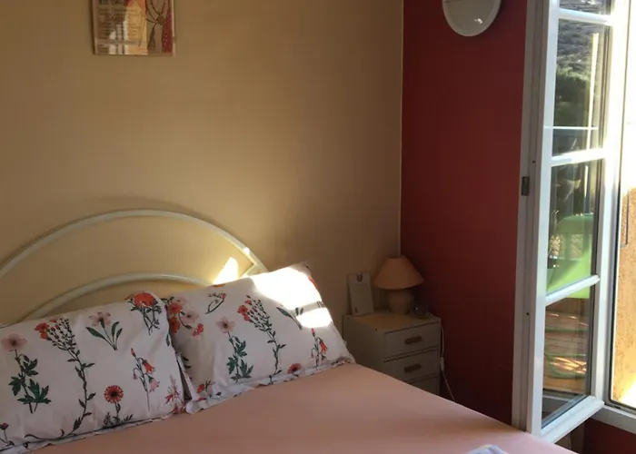 Acacia Apartment